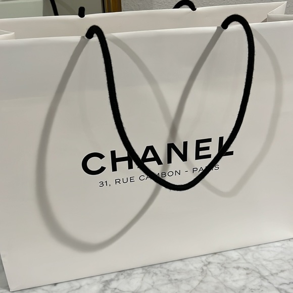 Chanel large shopping bag - Picture 2 of 4